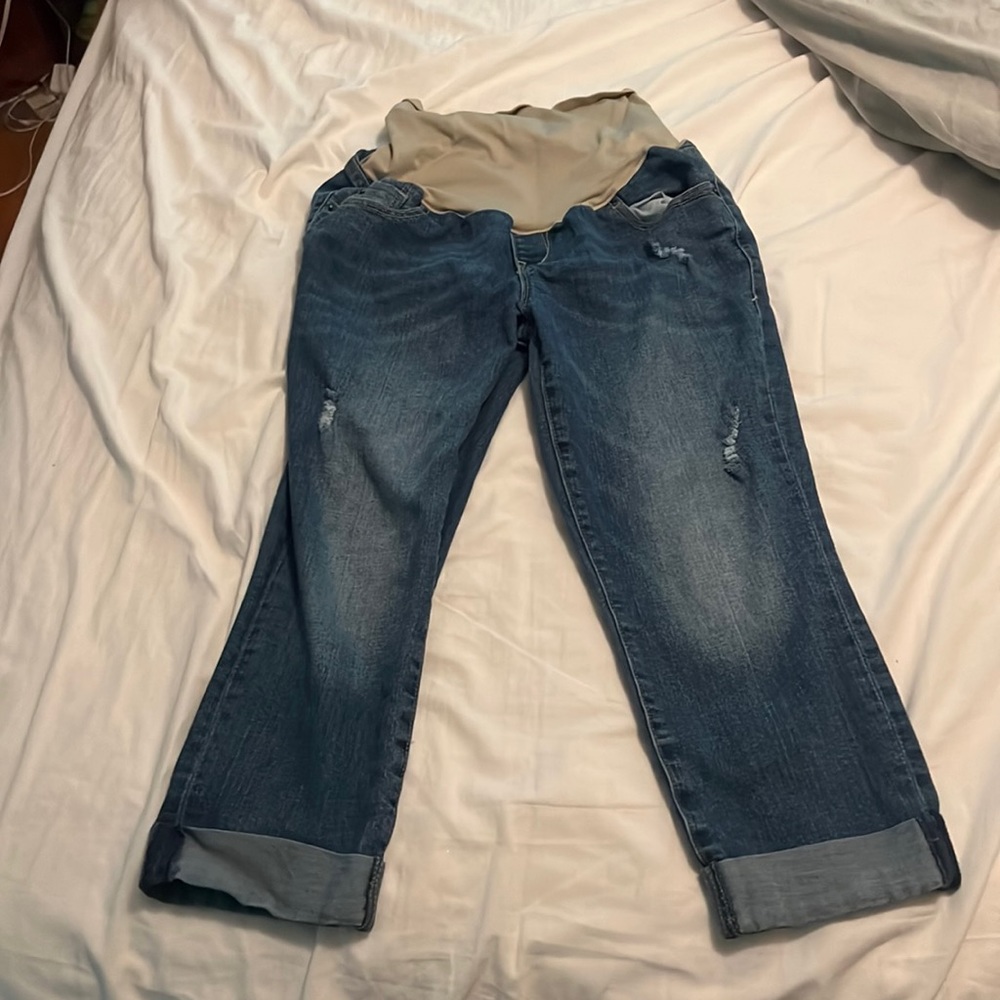 Maternity capris